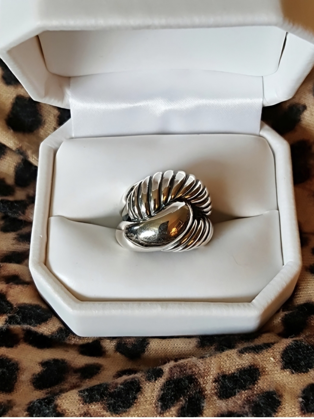 STERLING SILVER INFINITY KNOT
